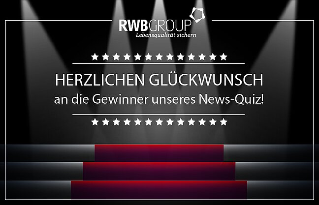 Roter Teppich auf Treppe mit Spotlights